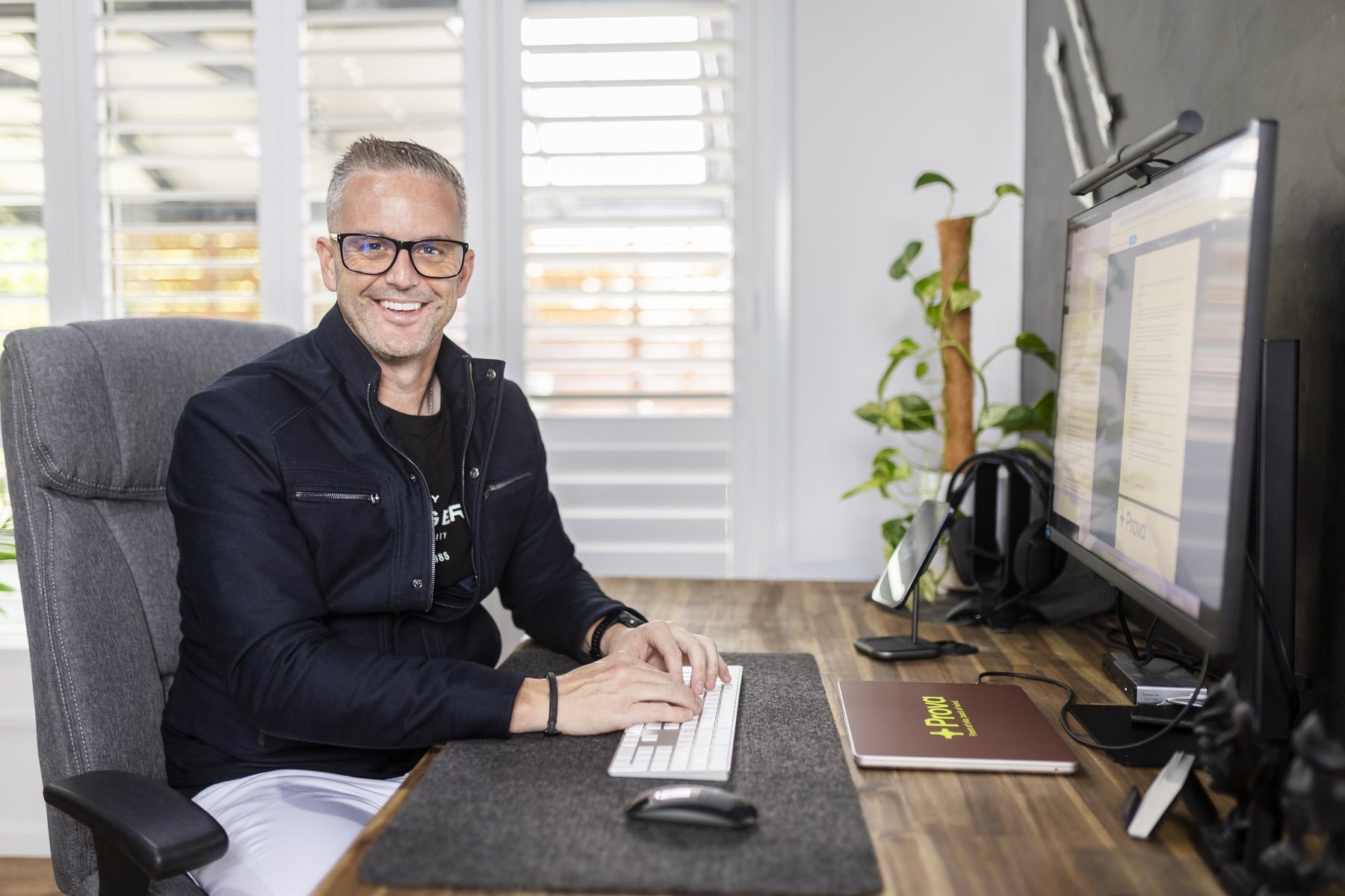 Prova Group personal brand headshots example image 9 by Zoom In With Eden